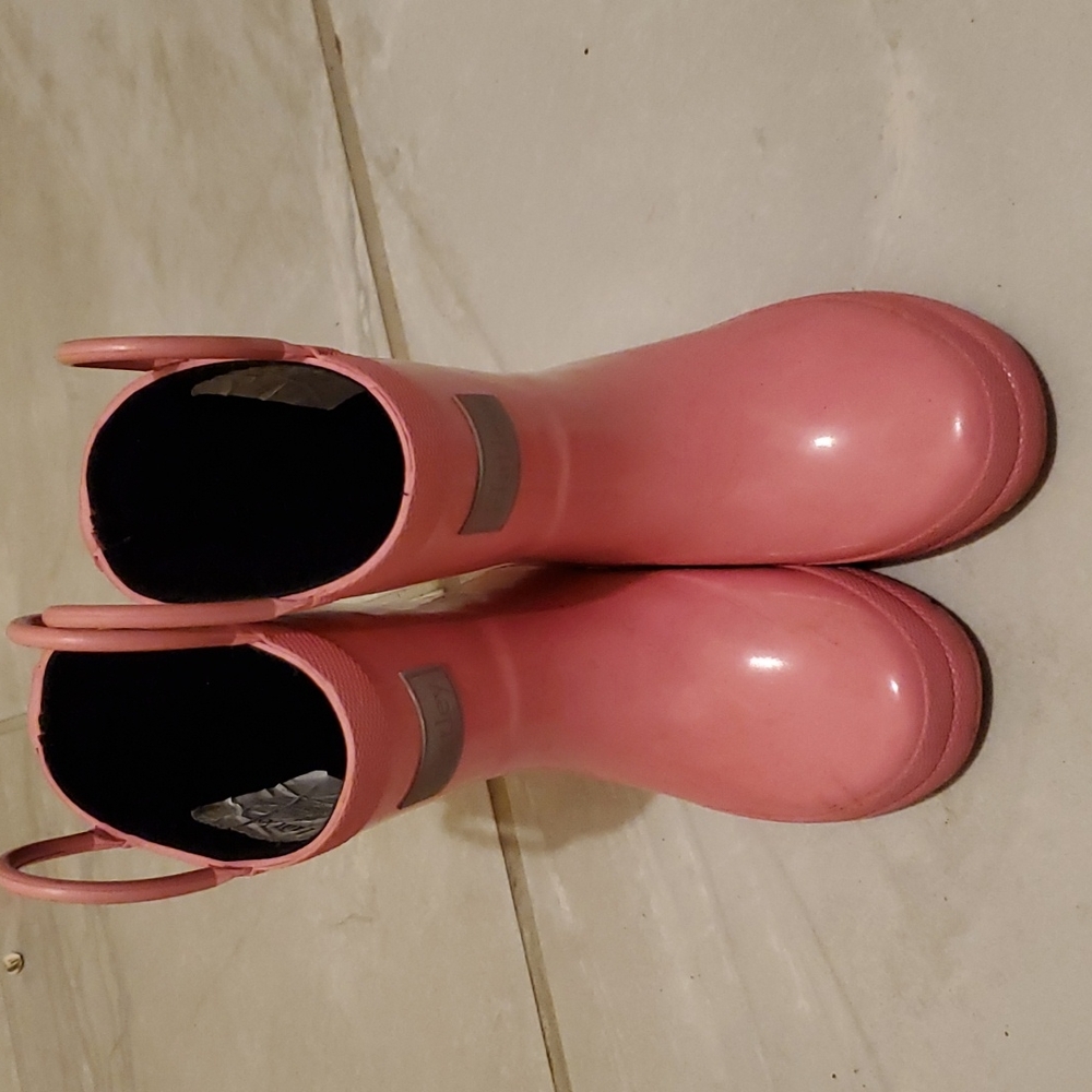 Hatley pink rainboots